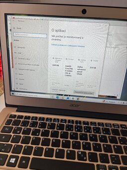 Acer notebook ružovy - 2