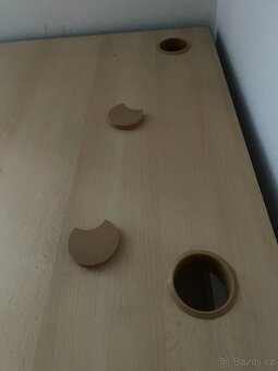 Pracovní stůl - 2
