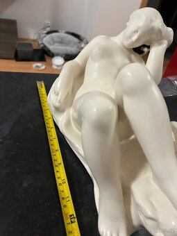 Soška akt velký starozitny 37 cm délka - 2