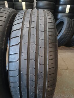 2xletní pneu 235/50/19.Vredestein. - 2