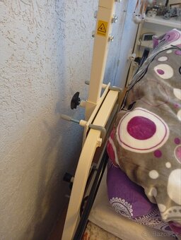 Hrazda k posteli - 2