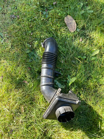 Sání Mazda 323 bg - 2