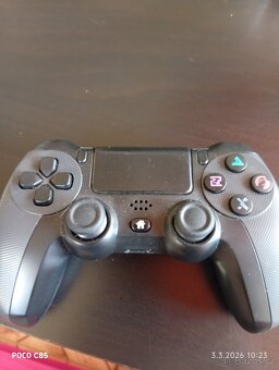 Ovladače na ps 4 - 2