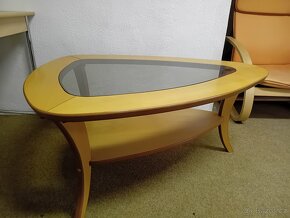 Prosklený dřevěný stolek - 2