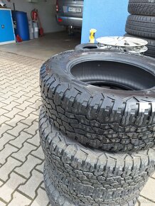 NOKIAN OUTPOST AT 235/65 R17 - 2