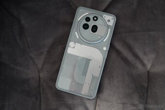 Nothing Phone (3a) Pro 12GB/256GB, top stav - 2