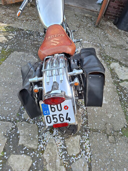 Suzuki Intruder VS 800 GL - 2