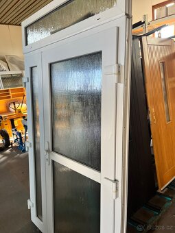 VCHODOVÉ PLASTOVÉ DVOUKŘÍDLÉ DVEŘE VEKRA-140x209+NADSVĚTLÍK - 2