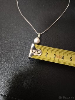 Perla na stříbrném řetízku - 2