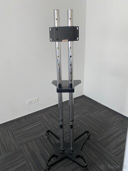 Pojízdný stojan na TV - 2