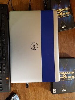 Notebook Dell inspiron 15 5000 series, grafická karta Radeon - 2