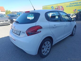 Peugeot 208 1.2 benzín, 2016 – vhodné na opravu - 2