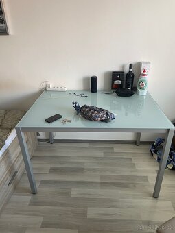 Stůl skleněný - 2