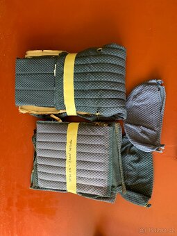 Látka - čalounění zadních sedadel TATRA 613 - 2