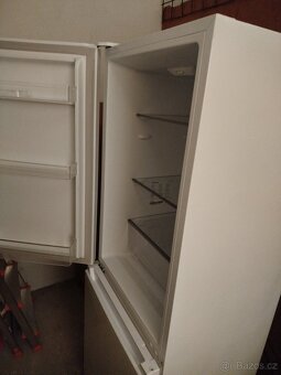 Lednička s mrazákem - 2
