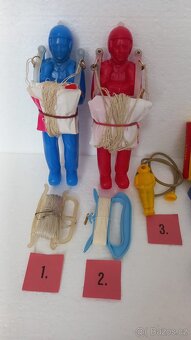 STARÉ  HRAČKY -č5 - 2