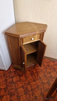 Rohová komoda dřevěná - 2