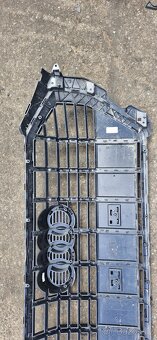 Maska mrizka predniho narazniku gril audi Q3 - 2