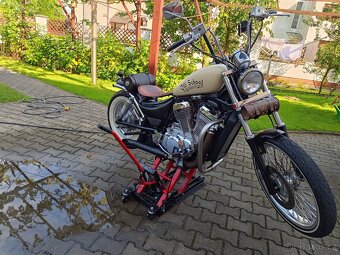 Suzuki vs600 intruder - 2