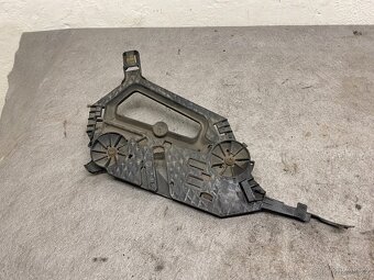 ŠKODA OCTAVIA 2 2004-2008 - DRŽÁKY PŘEDNÍCH SVĚTEL - 2