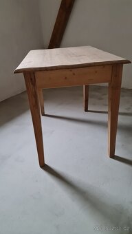 Starožitný smrkový jídelní stůl - 2
