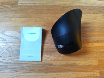 VERTIKÁLNÍ BEZDRÁTOVÁ MYŠ UGREEN MU008 - 2