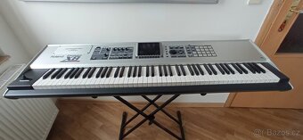 Roland Fantom X8 - 2