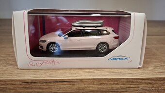 Škoda Superb IV Combi 1:43 - Valentýn 2025 - 2