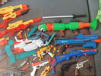 Nerf pistole +ostatní - 2
