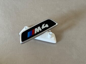 Znak BMW M4 do sedaček G82 - 2