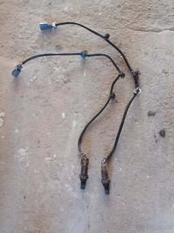 Toyta yaris 2006 lambda sonda 199,-/kus nic jím není - 2