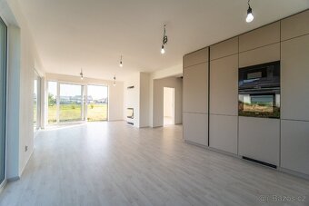 Prodej rodinného domu 124 m², pozemek 1153 m², Sibřina - 2