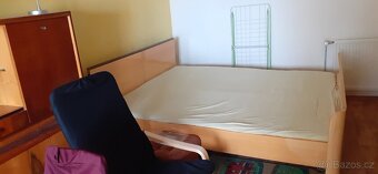 Pronajmu plne zarizeny pokoj v prizemi pro PENDLERY - 2