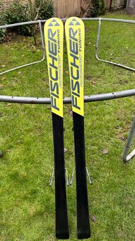 DĚTSKÉ ZÁVODNÍ L, FISCHER WORLDSCUP GS, 133CM - 2