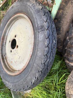 Prodam 2 kola netuším z ceho - 2