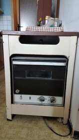 Plechový stojan na troubu apod. - 2