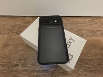 Samsung Galaxy A3 (2017) – Black Sky - 2
