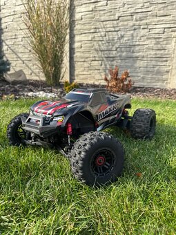 Traxxas maxx 1:8 - 2