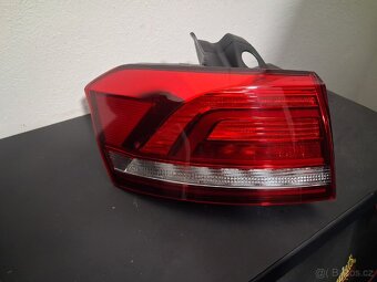 Vw passat b8 - zadni světlo - 2
