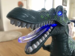 Dinosaurus svítící a řvoucí - 2