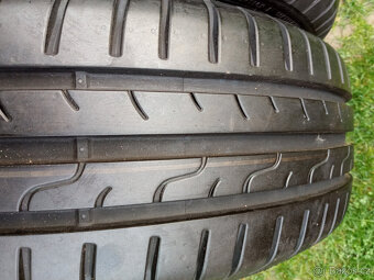 2 zánovní letní pneumatiky Dunlop 185/65/15 7,6mm - 2
