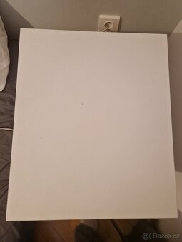 Nocni stolek MALM IKEA - 2
