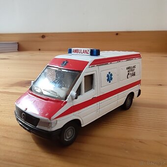 Model Mercedes Benz sanita - 2