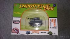 Indukční autíčko, tank jezdící po čáře. - 2