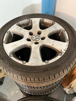 Odešlu dobírkou Originál kola 17" VW Touran cross letní - 2