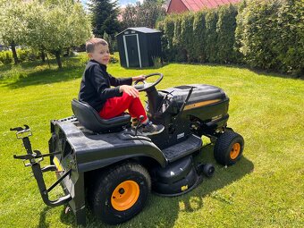 Zahradní traktor k sečení - 2
