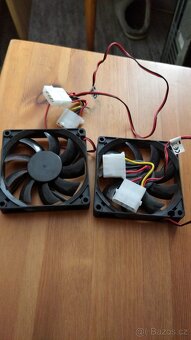 Mám takové ventilátor 80x80.15.mm - 2
