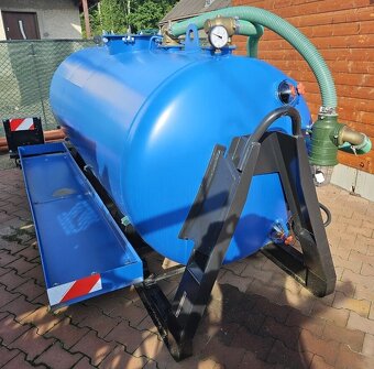 NOVÁ 3m3/300 ltr fekál cisterna 3.6m3/min čerpadlo nástavba - 2