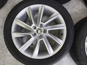 Originál alu kola 17" na Škoda Scala letní - 2