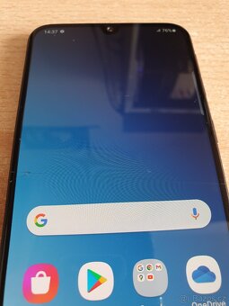 Funkční Samsung A40 bez nabíječky. - 2
